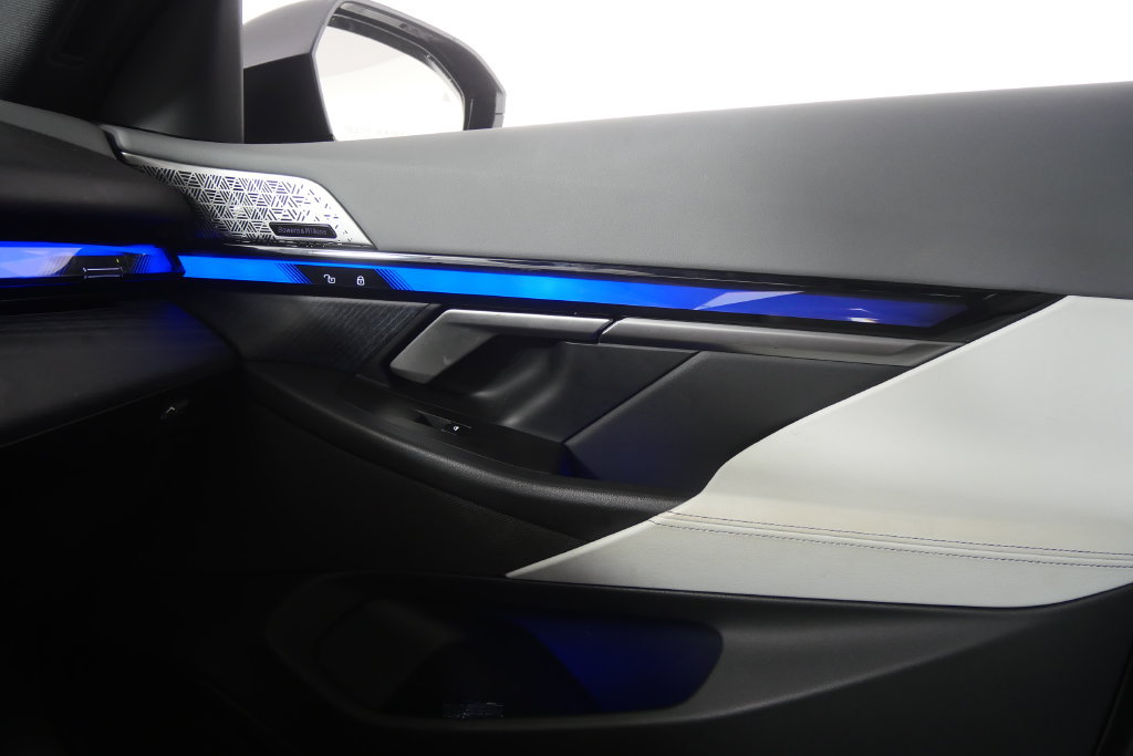 Certified 2024 BMW i5 eDrive40i w/ Executive Package RWD image 26