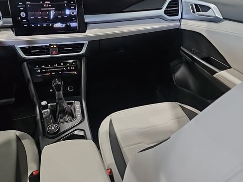 New 2026 Volkswagen Taos SE image 23