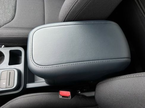 New 2025 Ford Maverick XL w/ Equipment Group 101A image 16