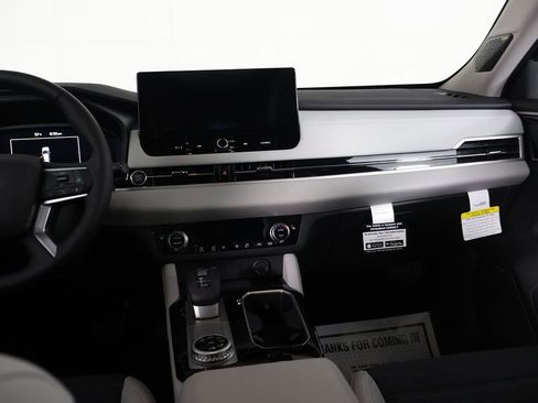 New 2025 Mitsubishi Outlander SE image 38