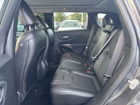 Used 2022 Jeep Cherokee Limited w/ Sun & Sound Group image 36