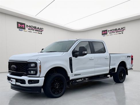 Used 2026 Ford F350 Lariat w/ Black Appearance Package image 3