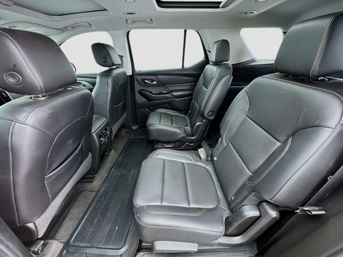 Used 2019 Chevrolet Traverse LT w/ LT Premium Package AWD/4WD image 16