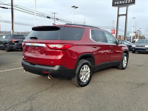 Used 2020 Chevrolet Traverse LT image 3