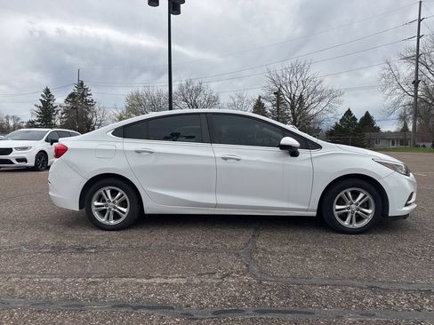 Used 2016 Chevrolet Cruze LT FWD image 5