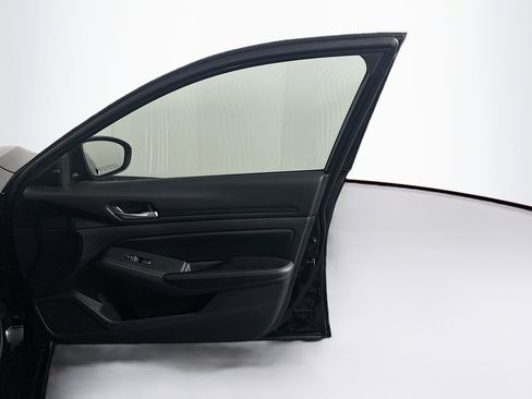 Used 2024 Nissan Altima 2.5 SV image 30