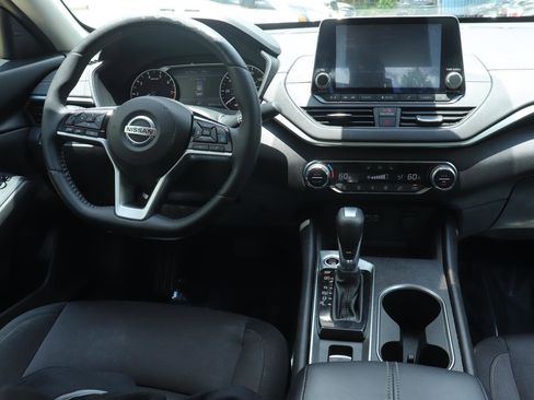 Used 2019 Nissan Altima 2.5 SV FWD image 19