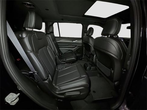 New 2025 Jeep Grand Cherokee L Limited w/ Luxury Tech Group II image 32