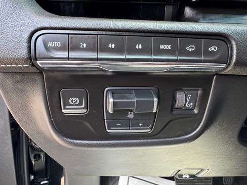Used 2022 Cadillac Escalade Sport w/ Touring Package AWD/4WD image 18