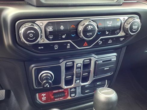 Used 2023 Jeep Gladiator Rubicon w/ LED Lighting Group AWD/4WD image 27