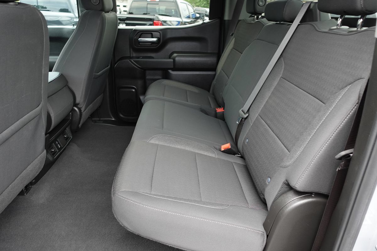 Used 2024 Chevrolet Silverado 1500 Custom w/ Dark Appearance Package AWD/4WD image 23