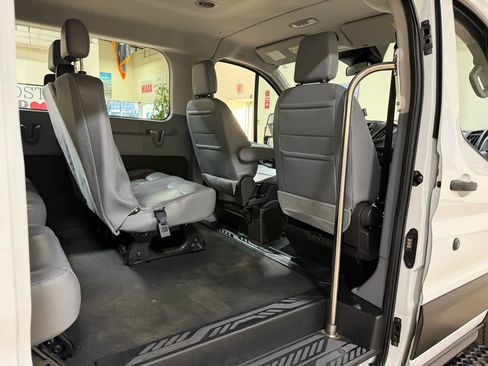 Used 2019 Ford Transit 150 XL image 30