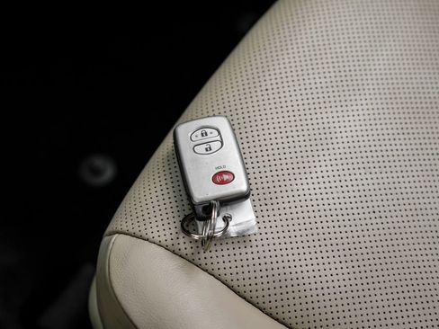 Used 2015 Toyota 4Runner Limited image 66