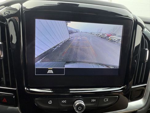 Used 2023 Chevrolet Traverse LT image 18