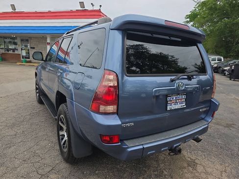 Used 2005 Toyota 4Runner SR5 AWD/4WD image 17