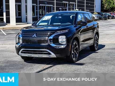 Used 2024 Mitsubishi Outlander SE image 4