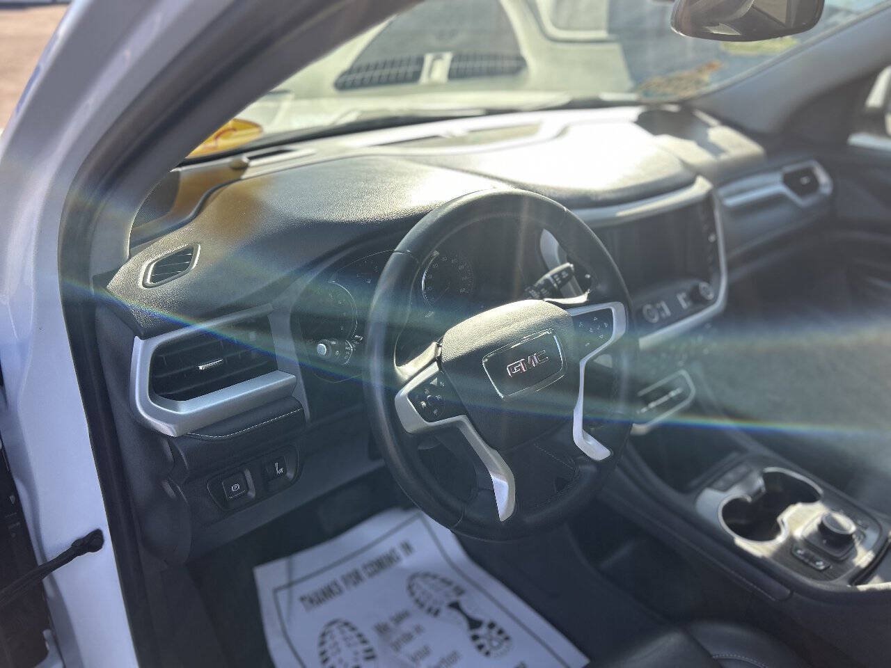 Used 2023 GMC Acadia SLT FWD image 10