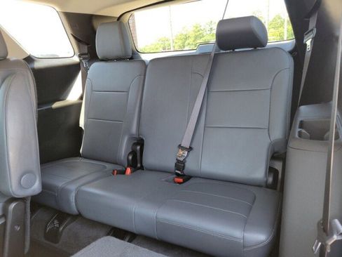 Used 2019 Chevrolet Traverse LT w/ LPO, Floor Liner Package FWD image 26