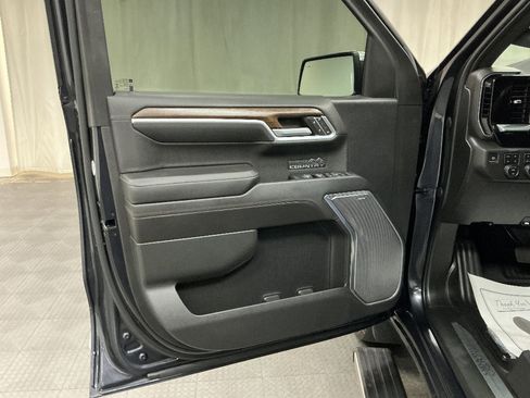 Used 2022 Chevrolet Silverado 1500 High Country AWD/4WD image 24