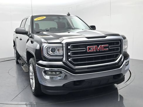 Used 2016 GMC Sierra 1500 SLE w/ SLE Value Package AWD/4WD image 2