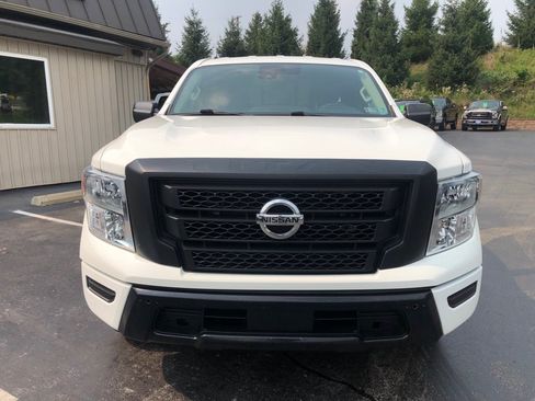 Used 2022 Nissan Titan S AWD/4WD image 9