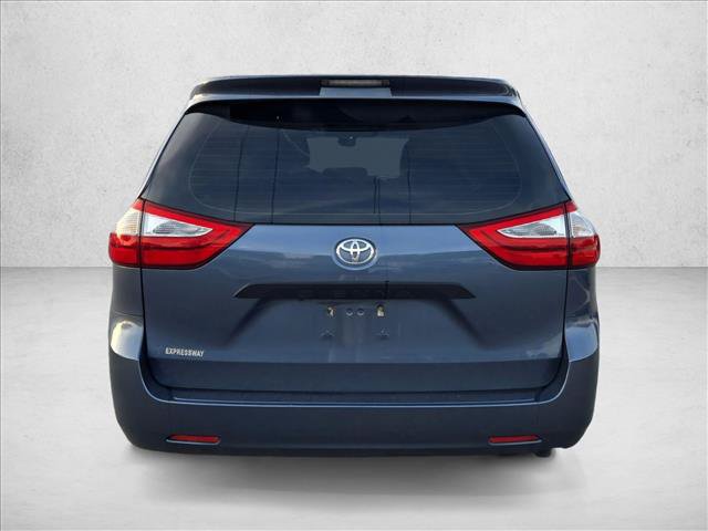 Used 2017 Toyota Sienna L FWD image 6