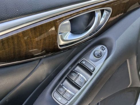 Used 2019 INFINITI Q50 Luxe image 2