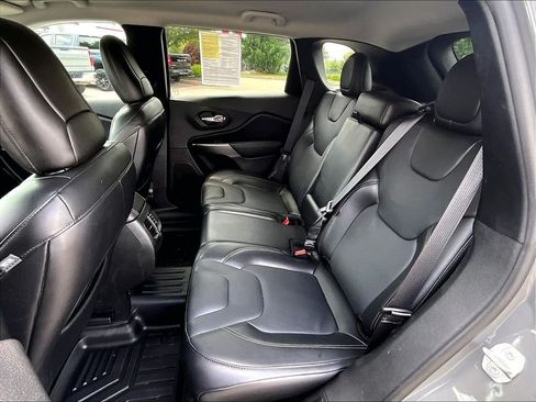 Used 2020 Jeep Cherokee Limited AWD/4WD image 15