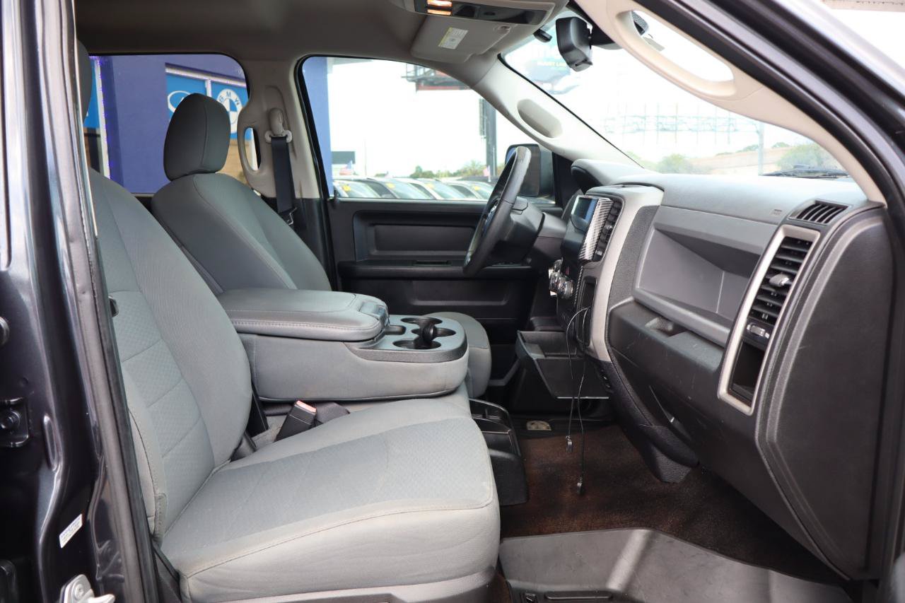 Used 2016 RAM 1500 Express RWD image 14