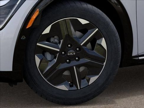 New 2026 Kia EV6 Wind RWD image 9