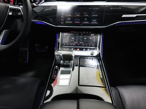 Used 2023 Audi S8 w/ S8 Comfort Plus Package AWD/4WD image 20