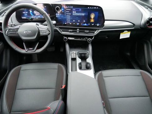 Used 2025 Chevrolet Equinox EV RS image 10