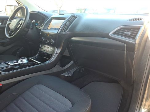 Used 2020 Ford Edge SE image 10