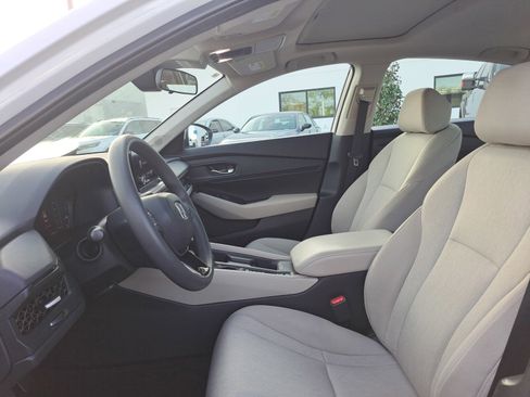 Used 2023 Honda Accord EX image 15