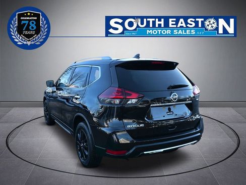 Used 2018 Nissan Rogue SV w/ Premium Package image 5