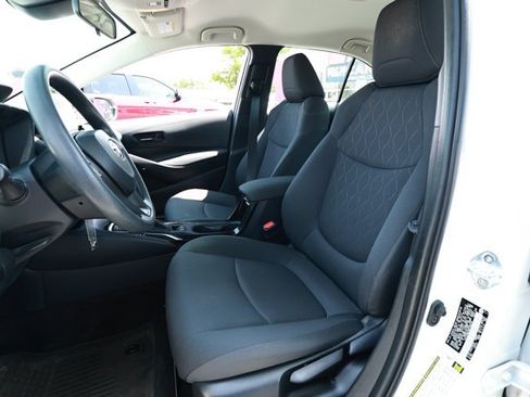 Used 2022 Toyota Corolla LE FWD image 22
