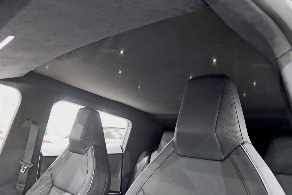 Used 2026 Tesla Cybertruck Cyberbeast AWD/4WD image 32