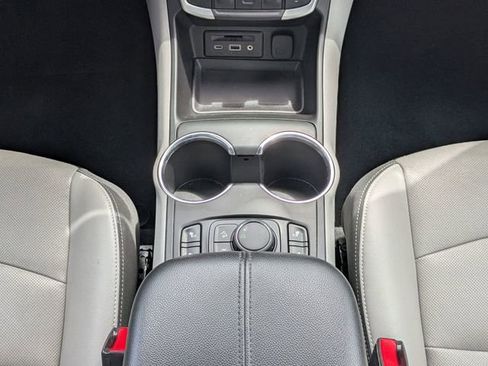 Used 2023 GMC Terrain SLT FWD image 21