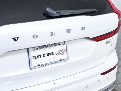 Used 2023 Volvo XC60 B5 Ultimate FWD image 39