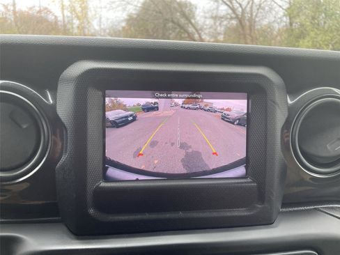 Used 2020 Jeep Wrangler Unlimited Sport image 18