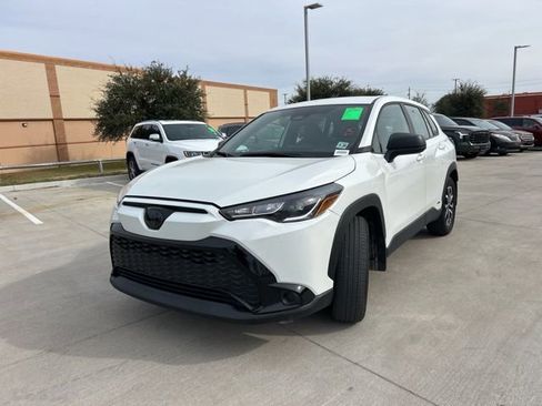 Used 2023 Toyota Corolla Cross S image 9