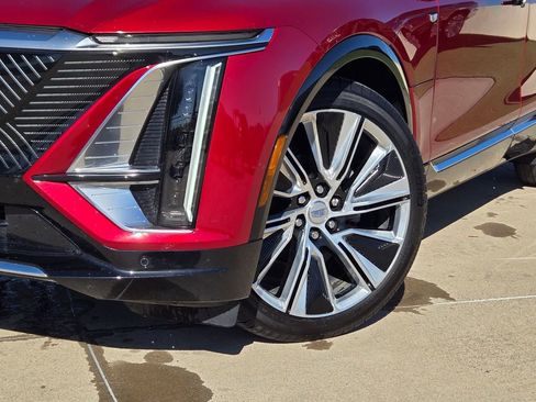 Certified 2025 Cadillac Lyriq Luxury w/ LPO, Floor Liner Package image 7