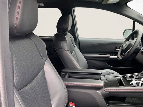 New 2026 Toyota Sienna XSE image 8