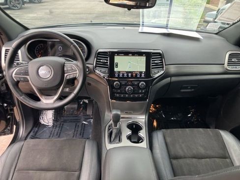 Used 2021 Jeep Grand Cherokee Laredo X RWD image 9