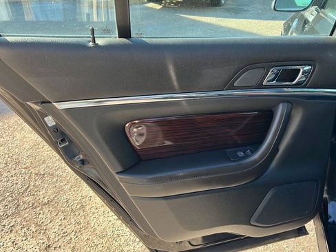Used 2010 Lincoln MKS AWD image 19