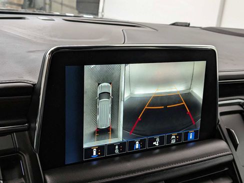 Used 2023 Chevrolet Suburban LT w/ Luxury Package image 29