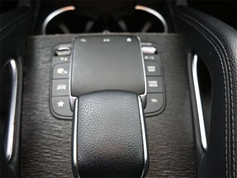 Used 2021 Mercedes-Benz GLE 350 image 3