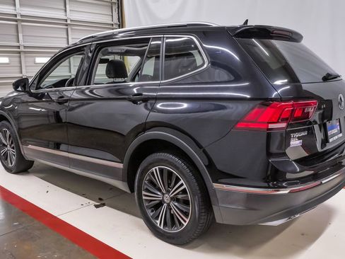 Used 2018 Volkswagen Tiguan SEL FWD image 8