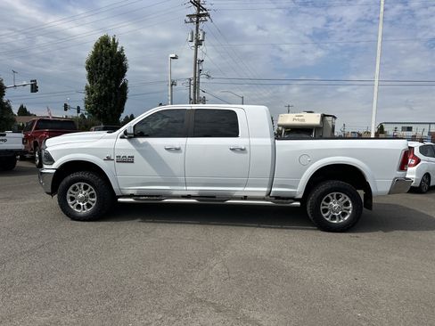 Used 2018 RAM 2500 Laramie w/ Convenience Group image 2