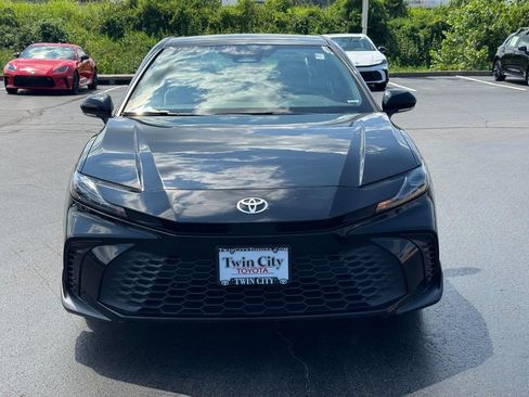 Used 2025 Toyota Camry SE FWD image 11